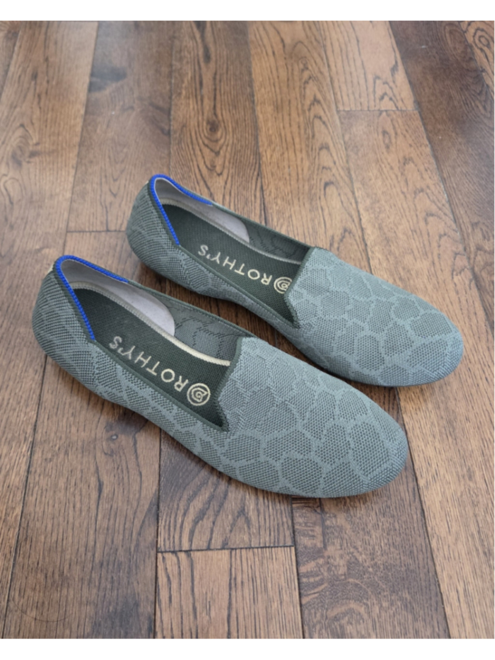 Rothy's The Loafer in Safari Green, featuring a unique giraffe-like pattern Sz 9